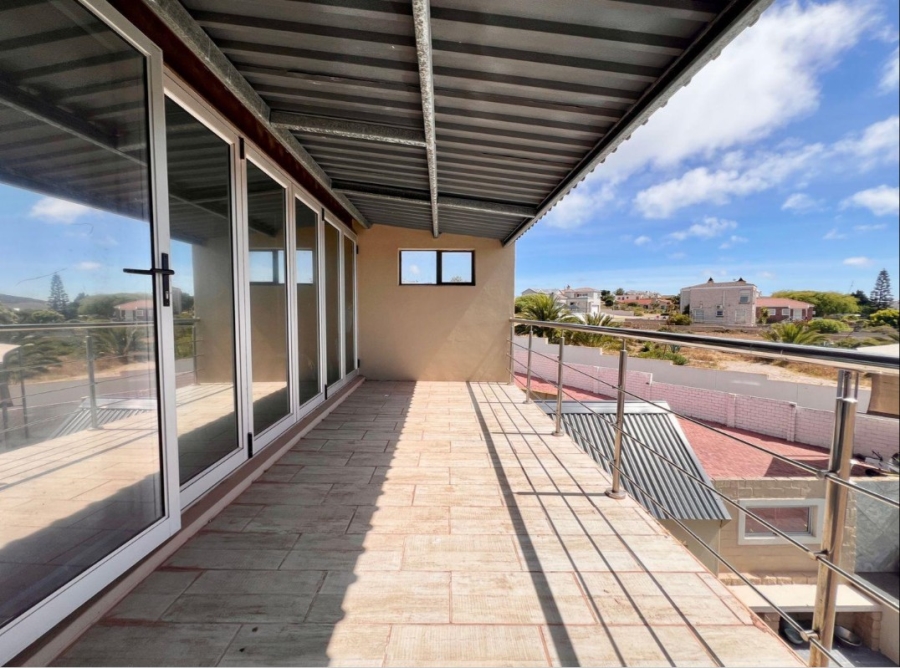 4 Bedroom Property for Sale in Myburgh Park Western Cape